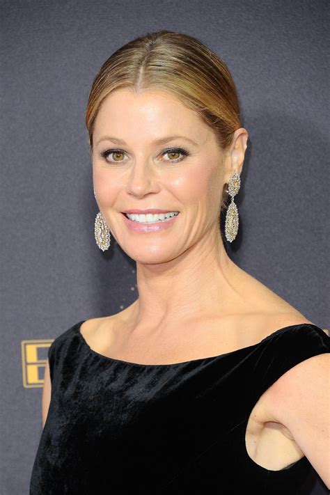 Julie Bowen Latest Photos - CelebMafia