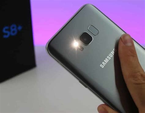 Как включить или выключить фонарик на телефоне Android или iPhone