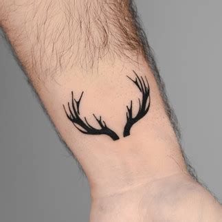 Vše o Tetování na ruku a přes 50 foto naších tetování - Black House Tattoo