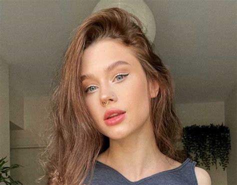 Sofia Simens – Facial, Pics, Bio, Age, Height, Wiki, Net Worth