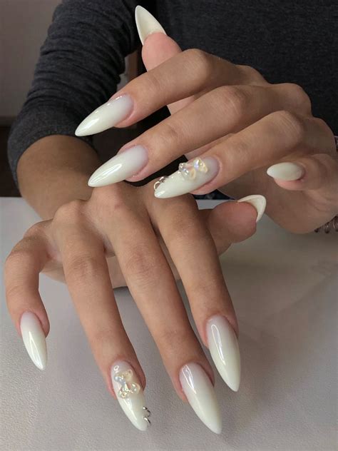 Milk nails в 2024 г | Маникюр с миньонами, Дизайнерские ногти ...