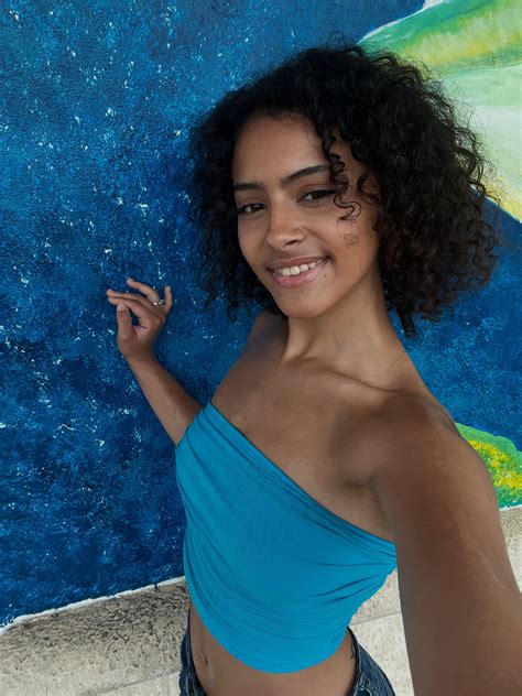 Naomi Daze (@naomidazexo) • Instagram photos and videos