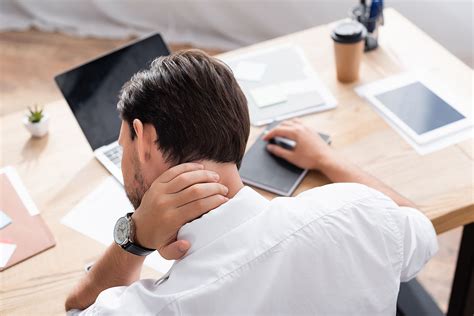 Боли в шее - причины боли в шее, при каких заболеваниях возникает ...