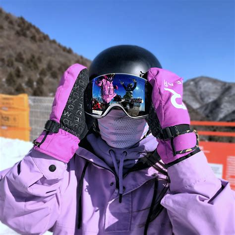 Your Guide for Masks to Wear While Skiing and Snowboarding - ASO Mammoth