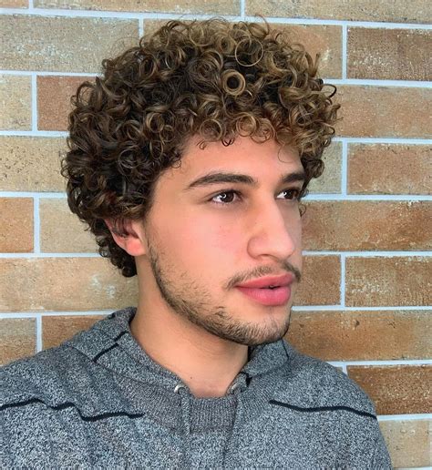 Luzes Platinado Masculino Cacheado - Luzes cacheado masculino: como fazer e manter lindo