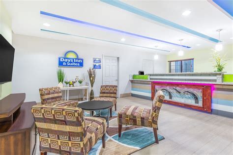 Days Inn & Suites by Wyndham Madisonville | Madisonville, TX Hotels