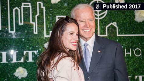Joe Biden Drops by a Fashion Party. The Reason? His Daughter. - The New