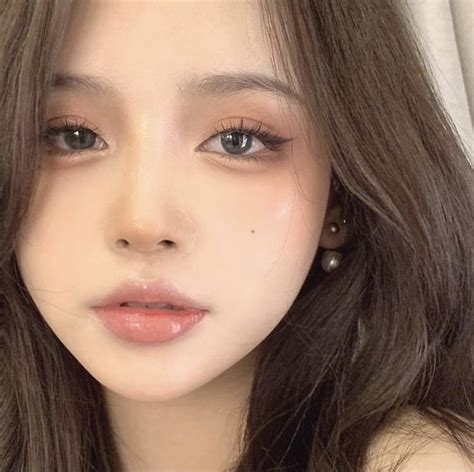 Pin by ナナ on メイク in 2024 | Asian makeup, Makeup trends, Ethereal makeup