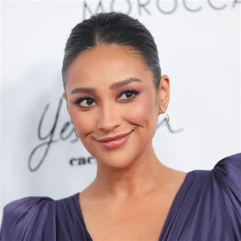 Shay Mitchell Dyed Her Hair Red…Because an Instagram Poll Told Her To ...
