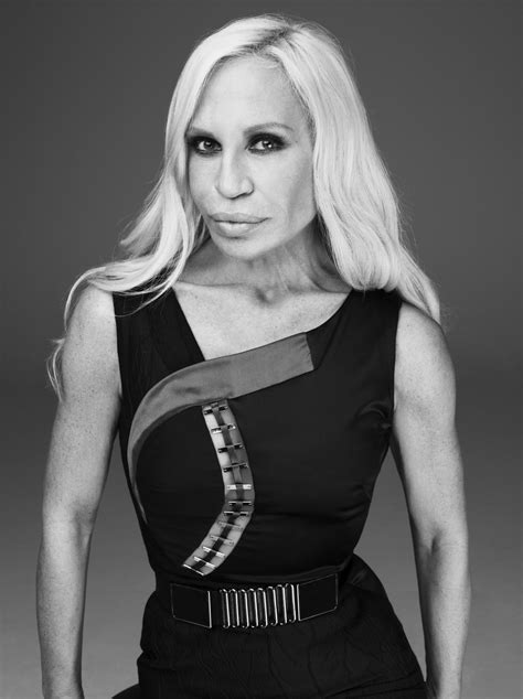 Mariano Vivanco Releases Book Titled ‘Portraits Nudes Flowers’ [PHOTOS]