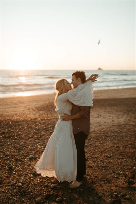 Carefree Rialto Beach Couples Session | Washington Wedding Photographer