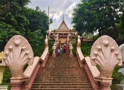 Wat Phnom (វត្តភ្នំ) - A Guide to the Legendary Birthplace of Phnom Penh