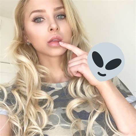 Alix Lynx (48 фото)