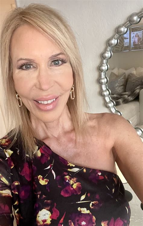 Erica Lauren on Twitter: "Just a little selfie to tease you with. 😉💋💗