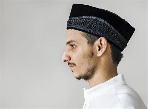 portrait   muslim man premium photo rawpixel