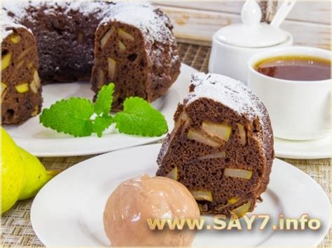 Шоколадная шарлотка с грушей