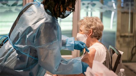 More Than Half of States Widen Access to Covid-19 Vaccine - The New