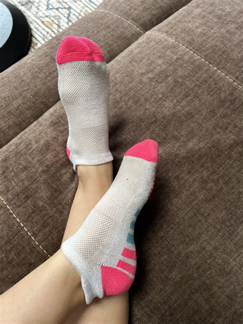 Dirty everything, feet, sock and especially my mind [f] : r/anklesockgirls
