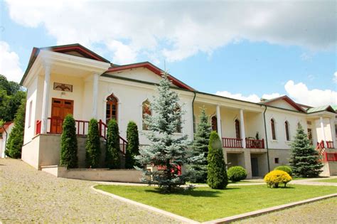 Pin by Valeri on Moldova | House styles, House, Mansions