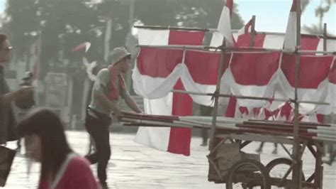 Indonesian GIFs - Find & Share on GIPHY