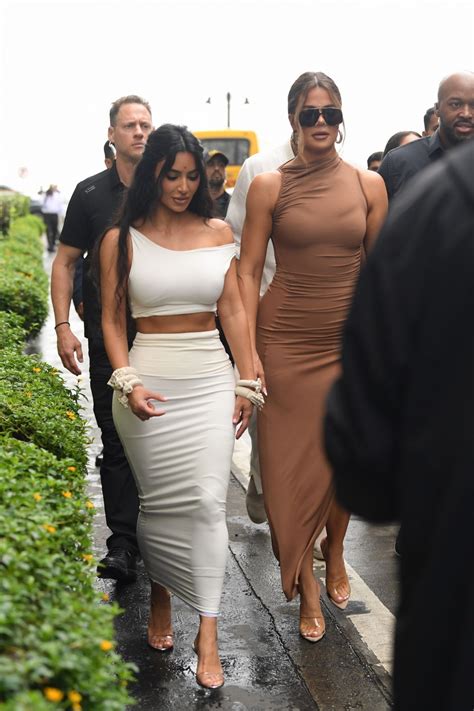 KIM and KHLOE KARDASHIAN Out and About in Mumbai 07/12/2024 – HawtCelebs