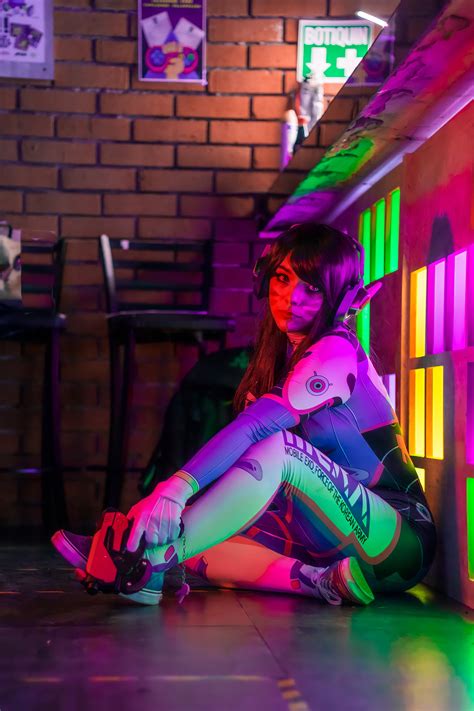 [overwatch] d.va cosplay by Lynie Stock | Scrolller