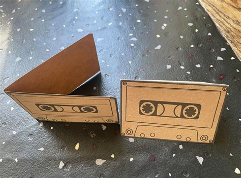 Coole Karten "Retro-Kassette"gratis PDF Vorlage - helpfully.de