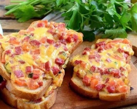 Как приготовить горячие бутерброды с сыром и колбасой в духовке рецепты ...