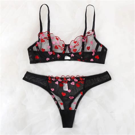 Finetoo Women Sexy Lingerie Heart-shaped Embroidery Bra & Brief Sets