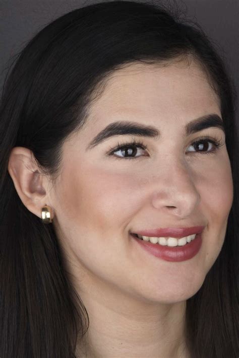 YELLOW TEETH TO PORCELAIN VENEERS - Sonrisa Italiana