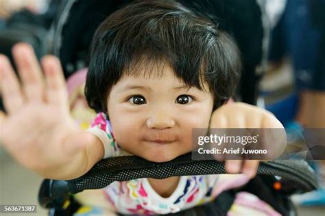 35,119 Kids Saying Hello Stock Photos, High-Res Pictures, and Images ...