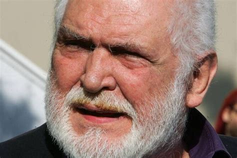 Ο Κώστας Καζάκος δώρισε το σώμα του στην Ιατρική σχολή για την ...
