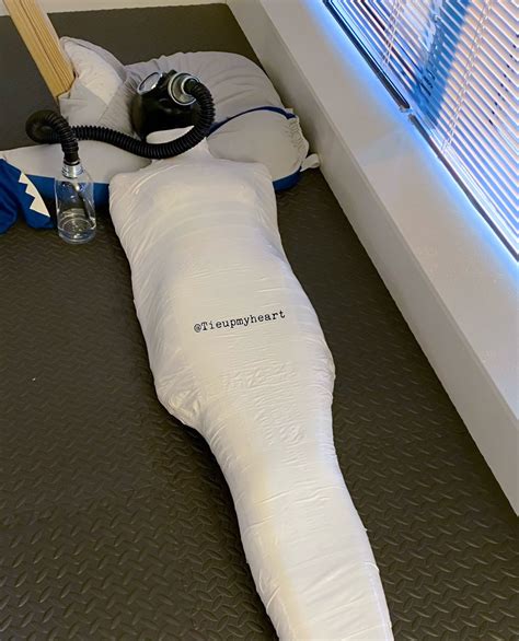 ♥︎もも♥︎ on Twitter: "体验见图3～ #mummification #mummified #木乃伊 #全包 https://t