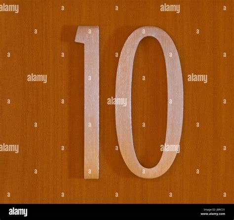 Number 10 sign hi-res stock photography and images - Alamy