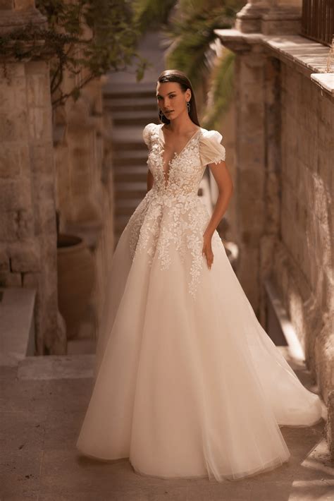 Short sleeve wedding gown 60 photos - Astyledwedding.com