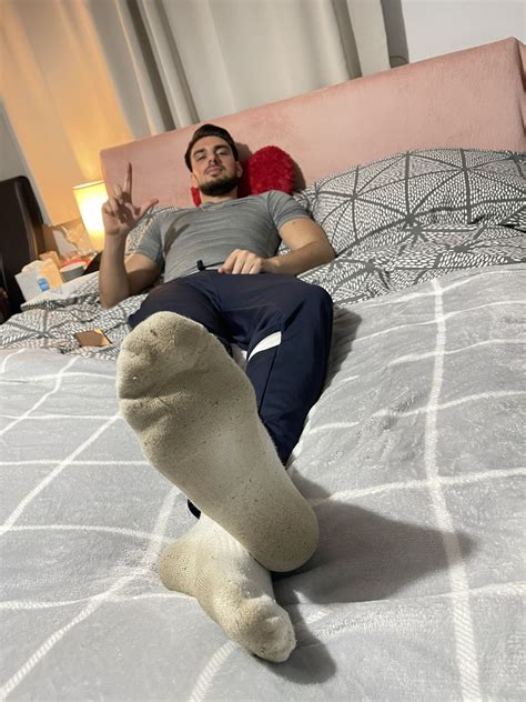 Master Jay ( 3K ) 😈 on Twitter: "Sniff my dirty socks while sending