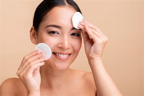 foto apakah toner dipakai setiap hari kenali jenis toner  kulit