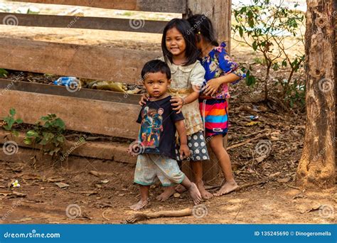 asian children barefoot