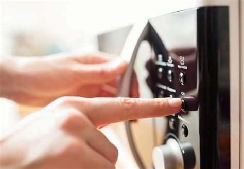 Como esquentar corretamente os pratos no micro-ondas | Cristal Alimentos