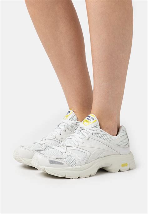 Reebok Classic PREMIER ROAD PLUS VI - Tenisice - pure grey/morning fog ...