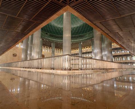 Interior of Istiqlal Mosque Jakarta in Indonesia Editorial Image - Image of faith, east: 264583960