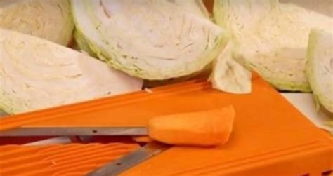 Квашеная капуста со свеклой