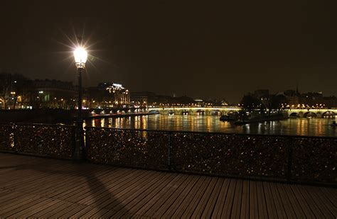 Non Omnis Moriar • Résonance de l'absence