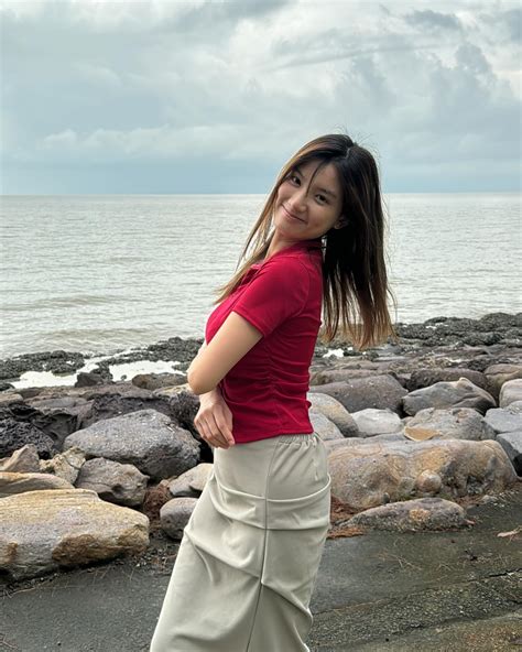 Meihui | 对视就好像心动瞬间 ️ | Instagram