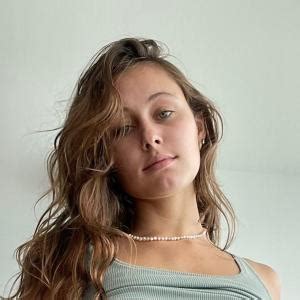 Stella Barey (Tiktok Star) Wiki, Biography, Age, Boyfriend, Family ...