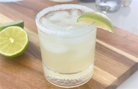 how much margarita mix to tequila