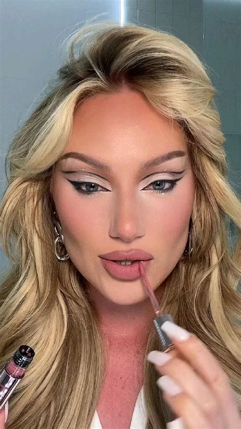 white eyeshadow makeup tutorial