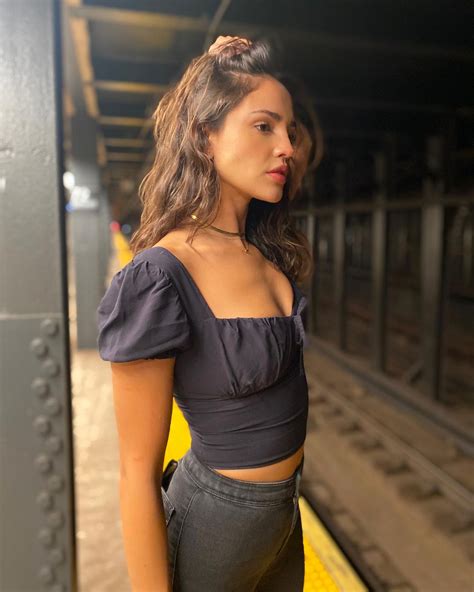 Eiza Gonzalez Significant Cleavage In Subway (9 Photos) | #The Fappening