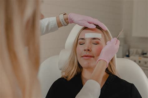 Why is Waxing Better than Shaving for Hair Removal? | Honey Skincare Studio