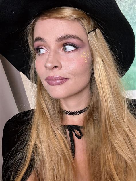 TW Pornstars - Katerina Amateur. Twitter. New witch look. 🧙‍♀️ What do